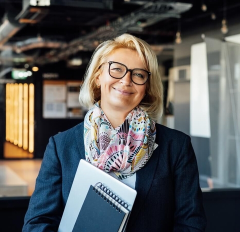 Annelies, 45 years old